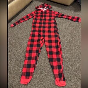 Like NEW! Warm Flannel North Pole kids Sleeper Buffalo check Red unisex M 10-12